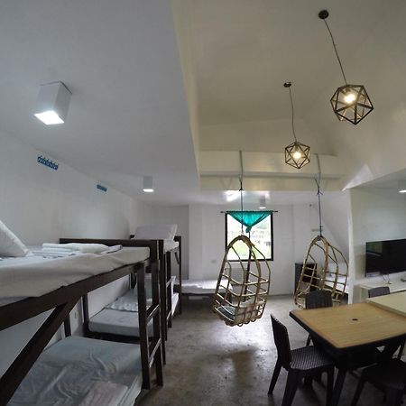 Full Moon Hostel Coron Exteriör bild